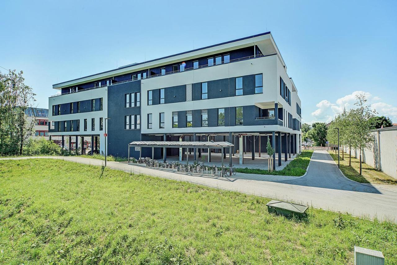 Bright: Rosenheim Aicherpark Exteriör bild